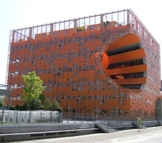 Photo d'un bâtiment éco-conçu.